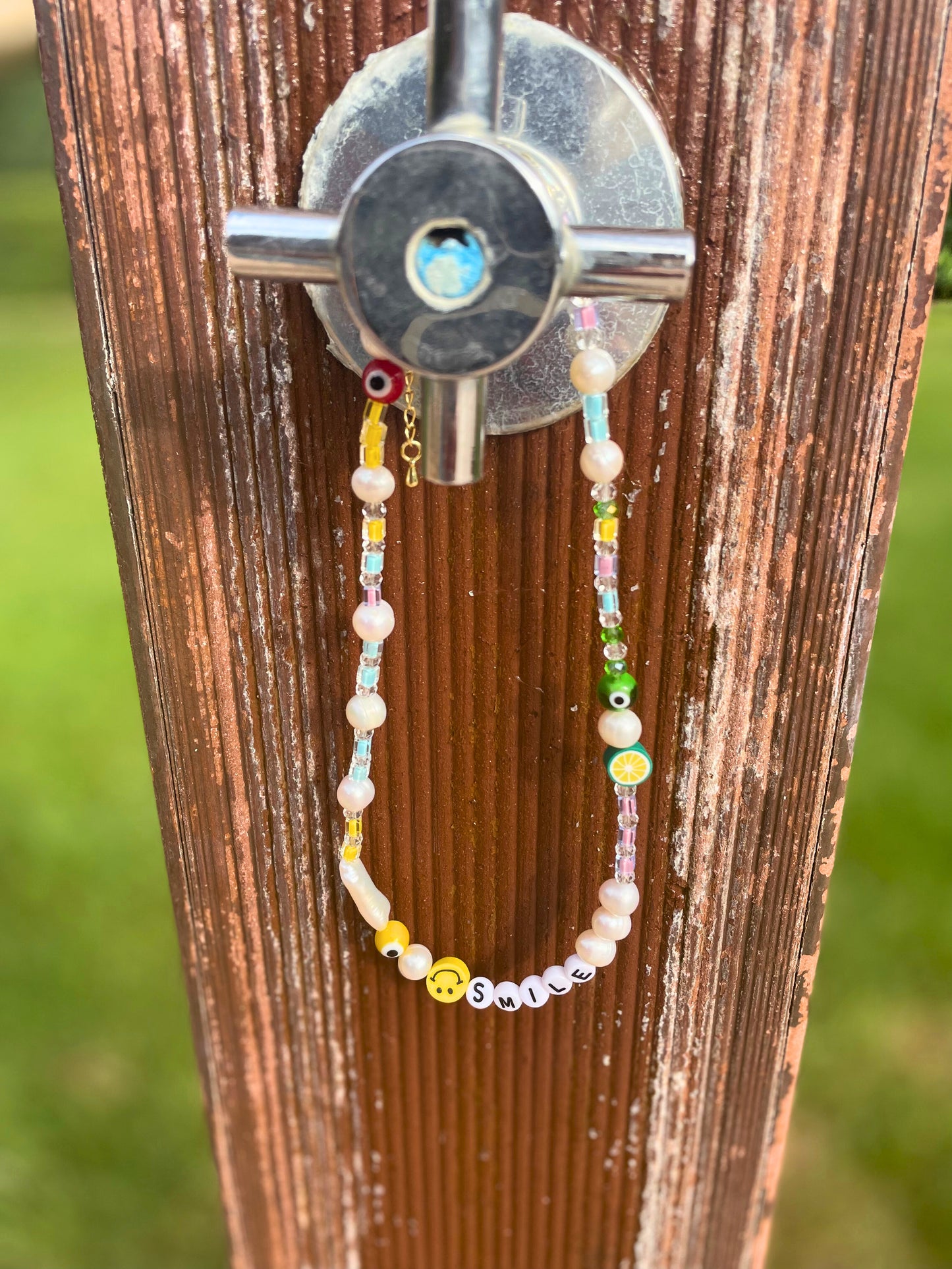 Sourire - Smiling Choker Necklace